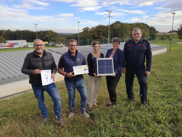 Vizebürgermeister Franz Maitz, Bürgermeister Johannes Weidinger, KEM-Managerin Maria Eder, Gemeindeverantwortliche Martha Schuster, Abschnittsfeuerwehrkommandant Erwin Schober (v.l.)  | Foto: KEM Netzwerk Südost
