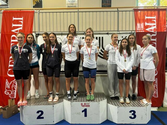 Rang 1 für die SVV-Damenstaffel in Salzburg über 4 x 50 m Lagen