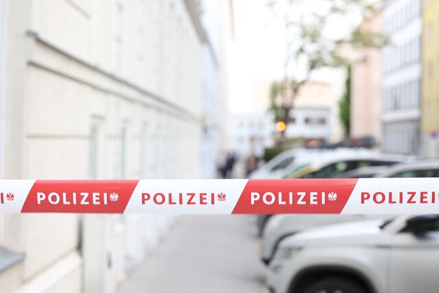 Die Polizei geht von einem Tötungsdelikt an dem Buben aus. Die Mutter wurde verhaftet. (Symbolbild) | Foto: FLORIAN WIESER / APA / picturedesk.com 