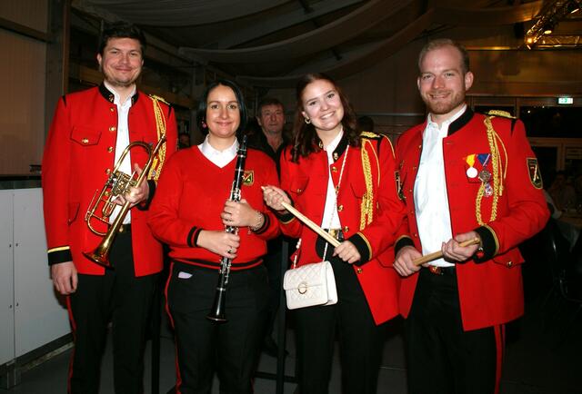 Vize-Kapellmeister Dominik Pint, Silke Hanfstingl, Veronika Neubauer und Obmann Simon Meitz. | Foto: Anna Maria Kaufmann