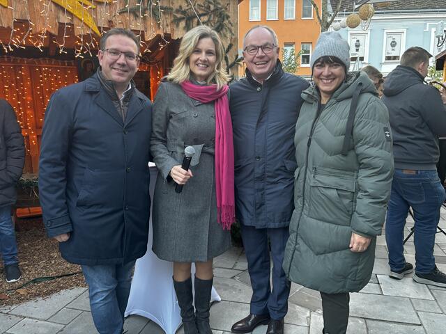 Bürgermeister Christian Haberhauer, Moderatorin Claudia Weyrer, Landeshauptfrau-Stellvertreter Stephan Pernkopf und Stadträtin Elisabeth Asanger.