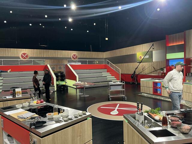 Das Studie der ZDF-Küchenschlacht, kann Klaus seinen Sieg wiederholen? Ab 18.11. ZDF-Küchenschlacht für den guten Zweck. | Foto: Rottensteiner