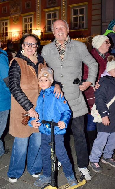 Anneliese und Bibi Blümel mit Enkerl Simon. | Foto: Sascha Trimmel