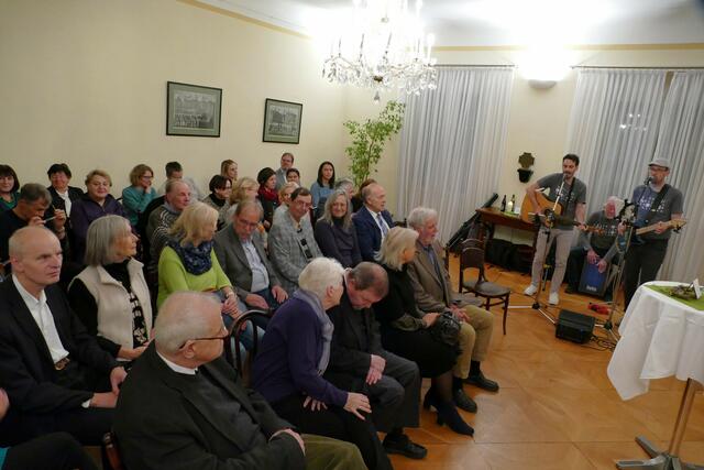 Zahlreiche Wegbegleiter feierten das Jubiläum. | Foto: Kircheneck