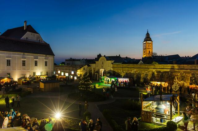 Der Adventmarkt im Schloss Ennsegg bietet ein besonders besinnliches Ambiente. | Foto: Bianca Karr-Sajtarevic