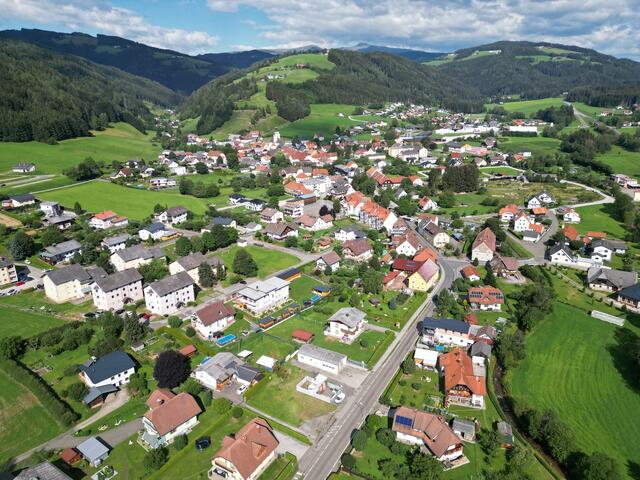 Die Aurachtaler kommen regelmäßig nach Reichenfels, so beispielsweise zum Skifahren oder zum Straßenfest. | Foto: Gemeinde Reichenfels