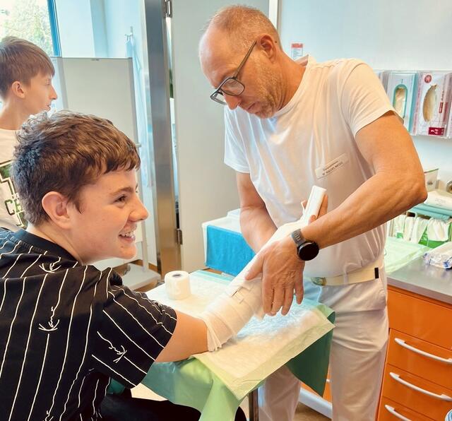 Besonders spannend war für die jungen Gäste natürlich der Praxisteil.  | Foto: KAGes/Ranz