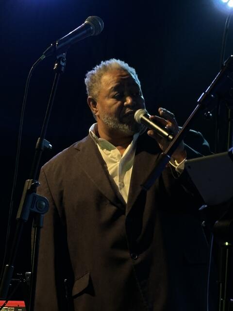 Big John Whitfield ist Vollblutmusiker aus Leib und Seele.  | Foto: Müller