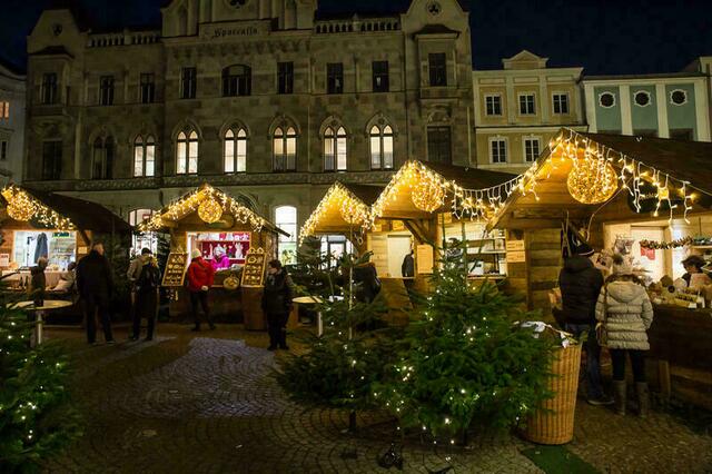 Adventdorf am Steyrer Stadtplatz | Foto: Der Botagraph