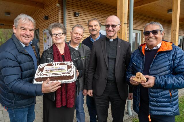 Bürgermeister Manfred Maierhofer, PGR-Obfrau Ani Boštjančič, Spenglermeister Robert Hedenik, Architekt Anton Reichmann, Dechant Janko Kristof und Seniorchef Franz Gasser.  | Foto: Dieter Arbeiter