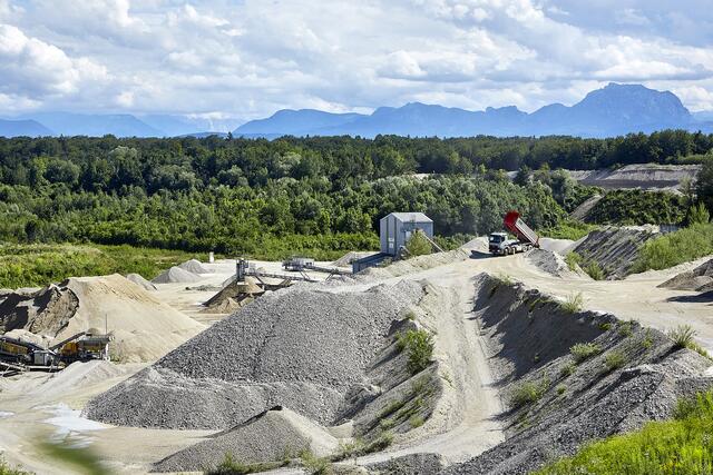 Nun ist die Entscheidung beim Streit um den Kiesabbau in Stadl-Paura gefallen. Das Bundesverwaltungsgericht entschied für das Projekt der Firma Treul. | Foto: Welser Kieswerke Treul/Werner Streitfelder