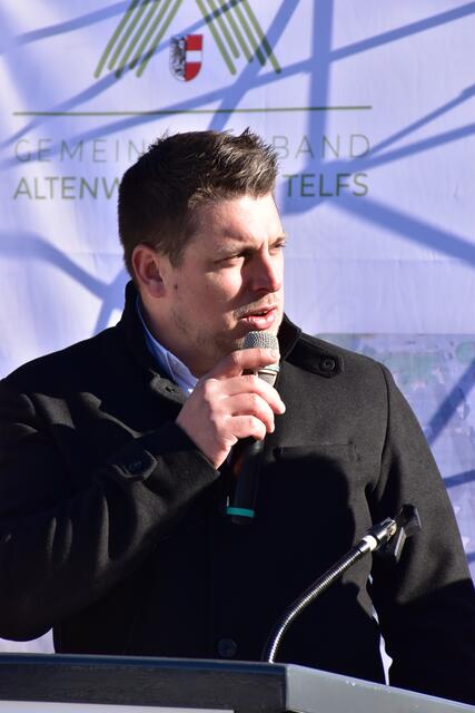 Verbandsobmann-Stellvertreter Bgm. Georgios Chrysochoidis Stellvertreter Bgm. Georgios Chrysochoidis (Leutasch) ergänzt: „Am bestehenden Standort erfolgt mit dem Neubau eine Nachverdichtung. Nur mit einer entsprechenden Bettenzahl kann ein Altenwohnheim wirtschaftlich erfolgreich geführt werden.“