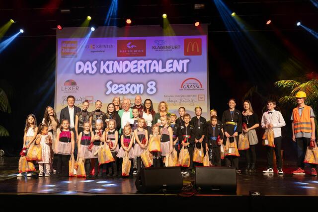 Gruppenfoto der Veranstaltung "Kärntens Kindertalent 2024". | Foto: Nicolas Zangerle