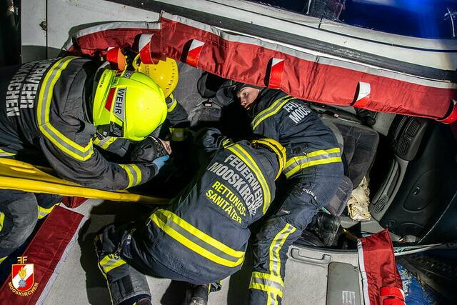 Zwei schwierige Bergungen wurden in Mooskirchen geübt. | Foto: FF Mooskirchen