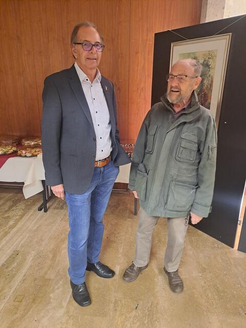 Unter den Besuchern: Erich Holzmann mit Walter Csisinko | Foto: Lorenzatto