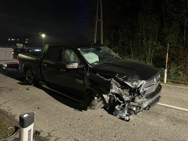 Beide Autos wurden beschädigt. | Foto: FF St. Marienkirchen