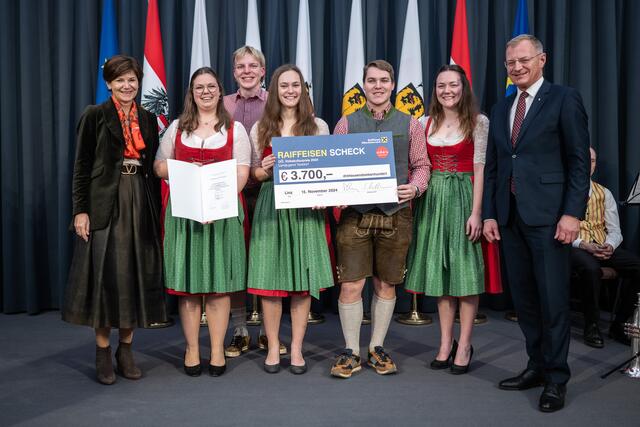 Die Landjugendlichen aus Tarsdorf freuen sich über die Auszeichnung des Landes. | Foto: Drehwerk