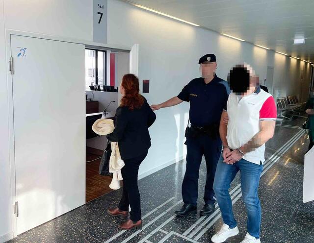 Der Angeklagte wurde beim Schmuggel von zehn Kilo Cannabis auf frischer Tat erwischt. | Foto: Gernot Heigl
