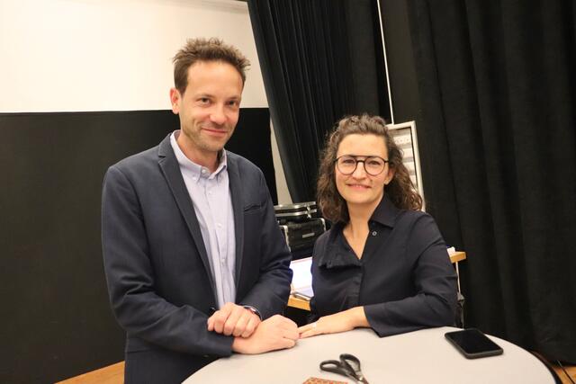 Mathias Mitteregger und Elisabeth Leitner begleiten das Projekt. Mitteregger ist ein gebürtiger Wildoner mit zehn Jahren Erfahrung in der Mobilitäts- und Siedlungsentwicklung, Schwerpunkt: neue Methoden. Leitner bringt als St. Radegunderin den Blick von außen ein. Sie studierte Architektur, forschte und lehrte an der TU Wien und der FH Kärnten und begleitet Bürgerbeteiligungen. | Foto: Edith Ertl