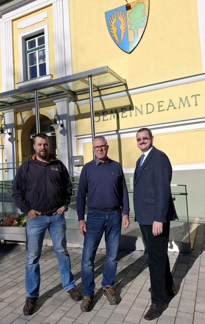 Die FPÖ-Spitze in Puchberg mit Robert Toder (r.) | Foto: FPÖ