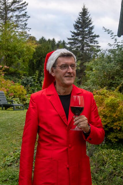 Mit einem, hoffentlich guten Roten stößt Seppi Rukavina heuer auf Weihnachten an | Foto: KK