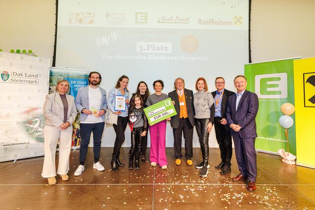 Platz 3 bei den außerschulischen Projekten erging an den Verein Lebensgroß in Graz. | Foto: HLW für Sozialmanagement Graz