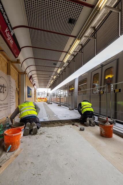 Bereits seit August bleibt die U1 in Richtung Leopoldau nicht in Kagran stehen. Grund sind umfassende Sanierungsarbeiten.  | Foto: Wiener Linien/Simon Wöhrer