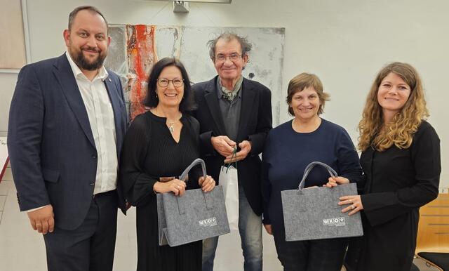 Franziska Trippl-Jahrbacher  (2.v.l.) mit den Gratulantinnen und Gratulanten zum 20-Jahr-Firmenjubiläum | Foto: WKO Regionalstelle Südsteiermark