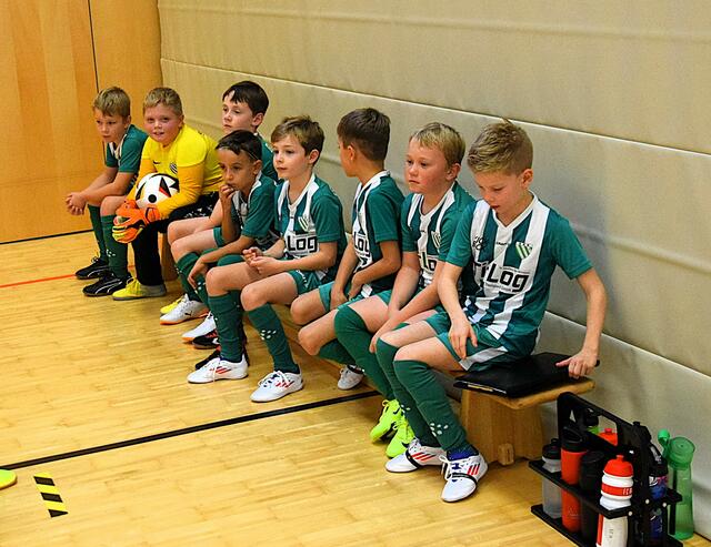 Vorbereitung auf den Fußball Halleneinsatz. | Foto: Schwaighofer