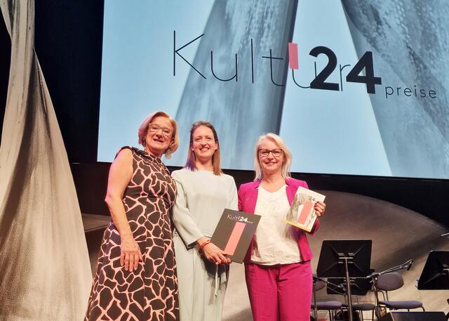 Landeshauptfrau Johanna Mikl-Leitner, Architektin Catharina Maul und Bürgermeisterin Marion Török | Foto: privat