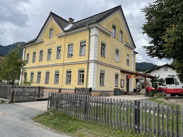 Das Gebäude ist nun im Besitz des Rechtsanwalts Ulrich Salburg. Der Wahlgitschtaler möchte mit den Mietwohnungen einen Beitrag zu leistbarem Wohnen beisteuern. | Foto: Mein Bezirk ©