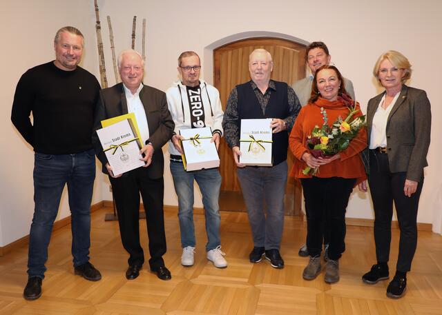 v.li.n.re.: Bürgermeister Peter Molnar, Hubert Denk, Peter Keri, Felix Lehensteiner, Magistratsdirektor Karl Hallbauer, Doris Bogner und Vizebürgermeisterin Eva Hollerer  | Foto: Stadt Krems