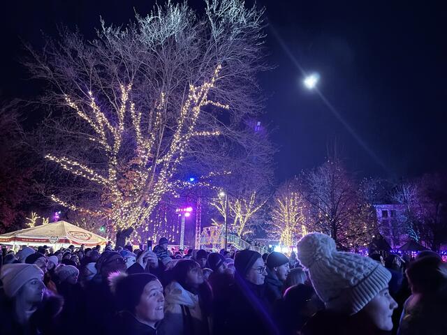 Die Partystimmung bei der Eröffnung von Reutte on Ice war ausgelassen. | Foto: Christine Posch