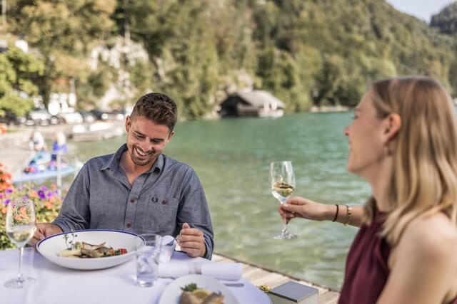„Gault&amp;Millau 2025“: Der Wolfgangsee freut sich über 16-Hauben. | Foto: Michael Groessinger