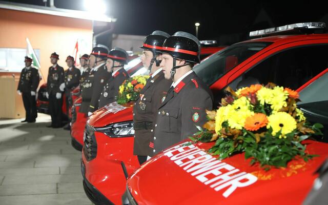 Die Feuerwehren St. Margarethen, St. Lorenzen, Glein, Rachau und Preg bekamen neue Einsatzfahrzeuge. | Foto: Zeiler/Oblak