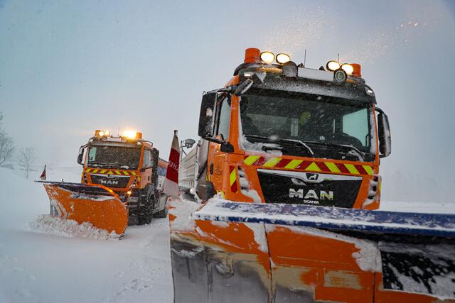 Winterdienst der Straßenmeisterei Hallein bei der Schneeräumung | Foto: Land Salzburg / Franz Neumayr