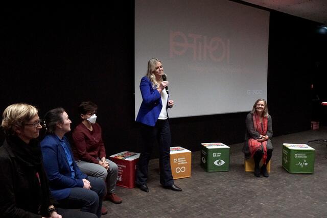 Bei der Tagung fanden Podiumsdiskussionen mit Expertinnen und Betroffenen zum Thema Autismus. | Foto: PHT/Roner