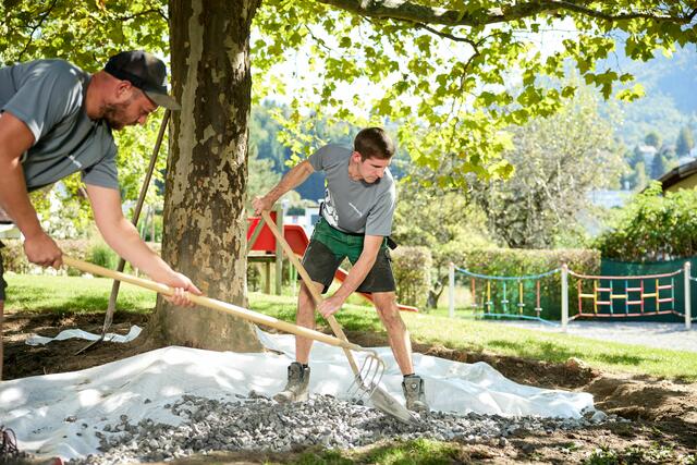 Im Sommer Arbeit im Grünen, im Winter Arbeit im und mit dem Schnee. | Foto: Maschinenring Österreich