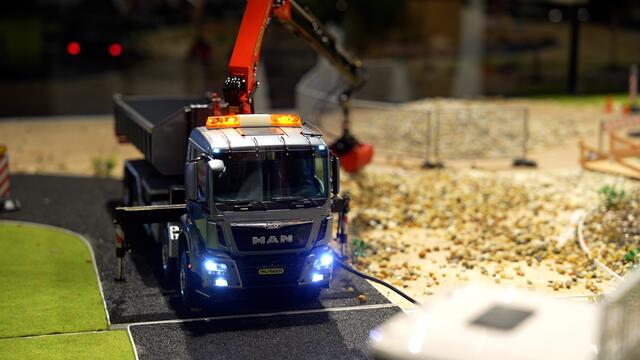 In der PALFINGER World kann auch viel selbst ausprobiert werden.