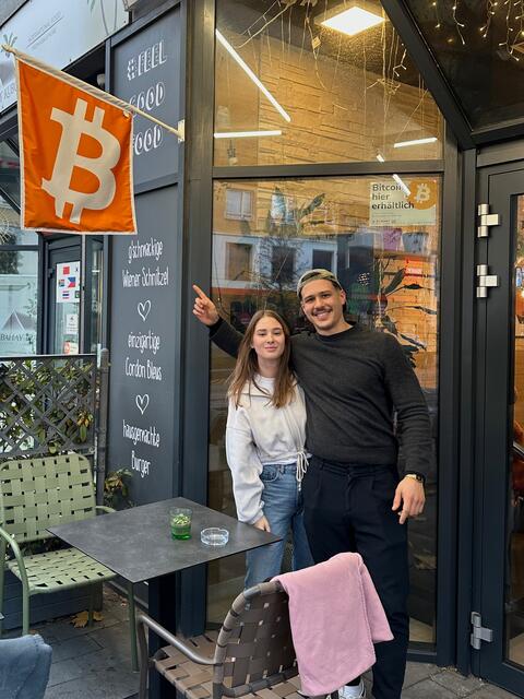Paul Music und seine Schwester Nicole arbeiten gemeinsam im Bitcoin-Familienunternehmen. | Foto: Delicious