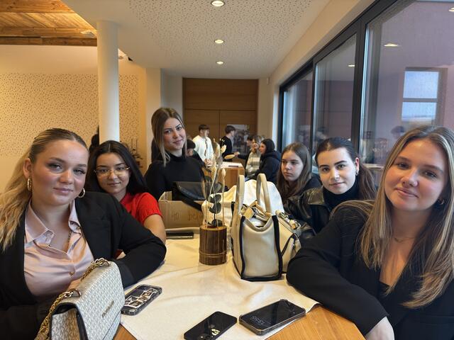 Viele interessierte Schülerinnen und Schüler waren beim Medientermin dabei | Foto: Victoria Nagy