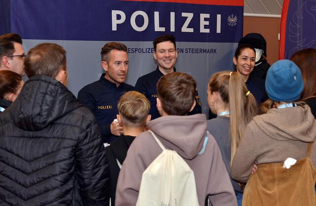Auch die Polizei hatte einen eigenen Messestand. | Foto: BuK.li