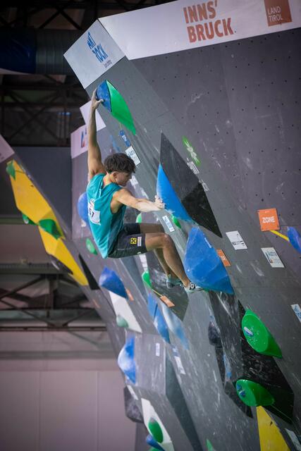 Julian Wimmer im Einsatz. | Foto: Tobias Lanzanasto - Alpinmesse Innsbruck