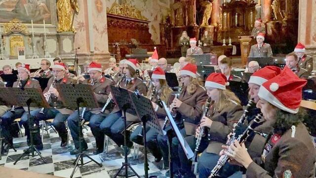 Die Feuerwehrmusik Eisbach-Rein führt durch die bunte Welt der Blasmusik. | Foto: privat