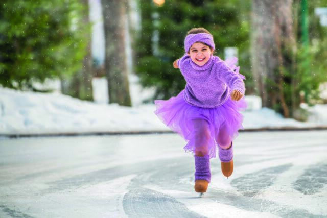 „Kuchl on Ice“ steht für einen unvergesslichen Wintertag, umgeben von einer glitzernden Bergkulisse am Bürgerausee. | Foto: TVB Kuchl