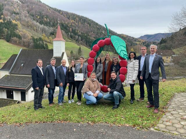 Vorstand der Regionalplanungsgemeinschaft, 
v.l.n.r. (ohne Titel): Andreas Ganaus, Herbert Winter, Franz Singer, Bettina Schlögl, Lotte Riesenhuber, Sabine Moser, Karina Schichor, Nadine Macheleidt-Pfeifer, Cornelia Janker, Rainer Handlfinger, Julia Franta, Anton Hackner, Michael Strasser | Foto: Regionalplanungsgemeinschaft