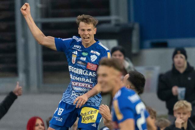 Freude bei Fabian Wilfinger und Co.: Das Land Steiermark unterstützt den Stadionumbau mit neun Millionen Euro. | Foto: GEPA pictures