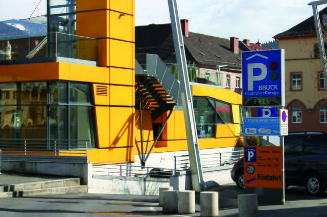 Die Tiefgarage am Hauptplatz ist Inhalt einer aktuellen Umfrage in der Stadt Bruck. | Foto: Stadt Bruck