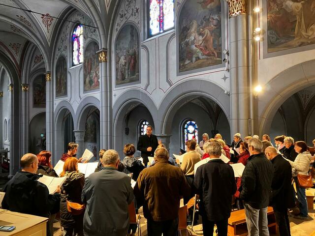 Beim „Tag der Kirchenmusik“ Anfang Oktober in Telfs wurde bereits Musik für die Advent- und Weihnachtszeit erarbeitet.
 | Foto: Chorverband Tirol 