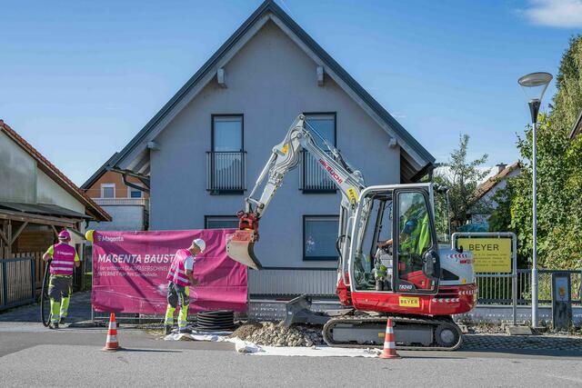 Der Glasfaseranschluss bringt zwar bauliche Veränderungen mit sich, doch er ist eine wertvolle Investition in die digitale Zukunft deiner Gemeinde. | Foto: Magenta Telekom